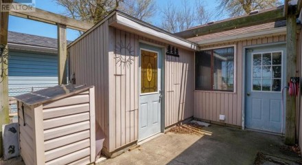 Residential - Single Family Home - Amherstburg, Canada - Canada