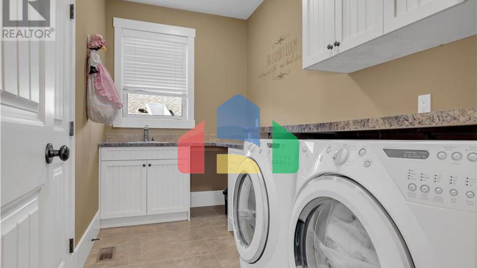 Residential - Single Family Home - West Kelowna, Canada - Canada