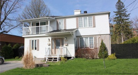 Residential - Two Level House - Beloeil, Canada - Canada
