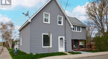 Residential - Single Family Home - Renfrew, Canada - Canada