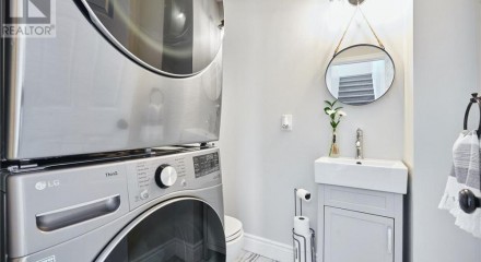 Residential - Single Family Home - Renfrew, Canada - Canada