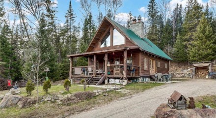 Residential - Two Level House - Leslie-Clapham-et-Huddersfield, Canada - Canada