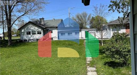 Residential - Single Family Home - Perth, Canada - Canada