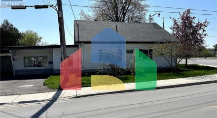 Residential - Single Family Home - Perth, Canada - Canada