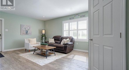 Residential - Single Family Home - Perth, Canada - Canada
