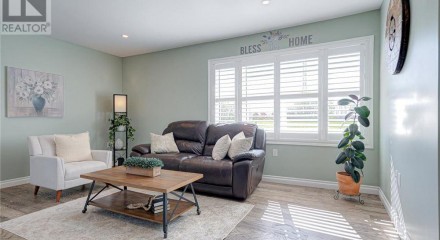 Residential - Single Family Home - Perth, Canada - Canada