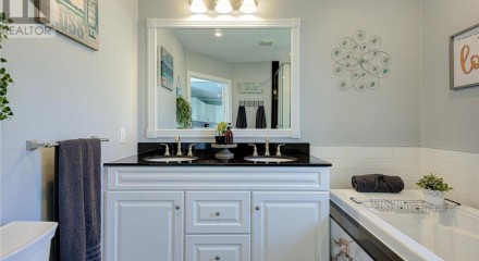 Residential - Single Family Home - Perth, Canada - Canada