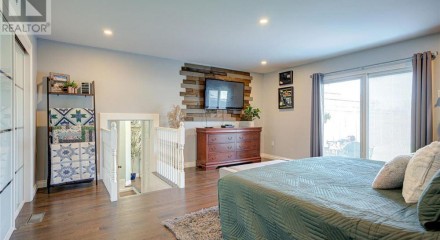 Residential - Single Family Home - Perth, Canada - Canada