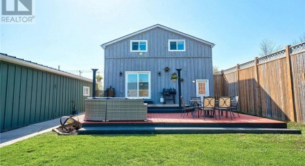Residential - Single Family Home - Perth, Canada - Canada