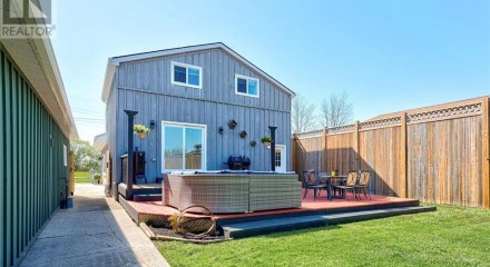 Residential - Single Family Home - Perth, Canada - Canada