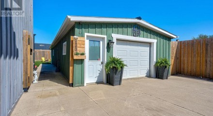 Residential - Single Family Home - Perth, Canada - Canada