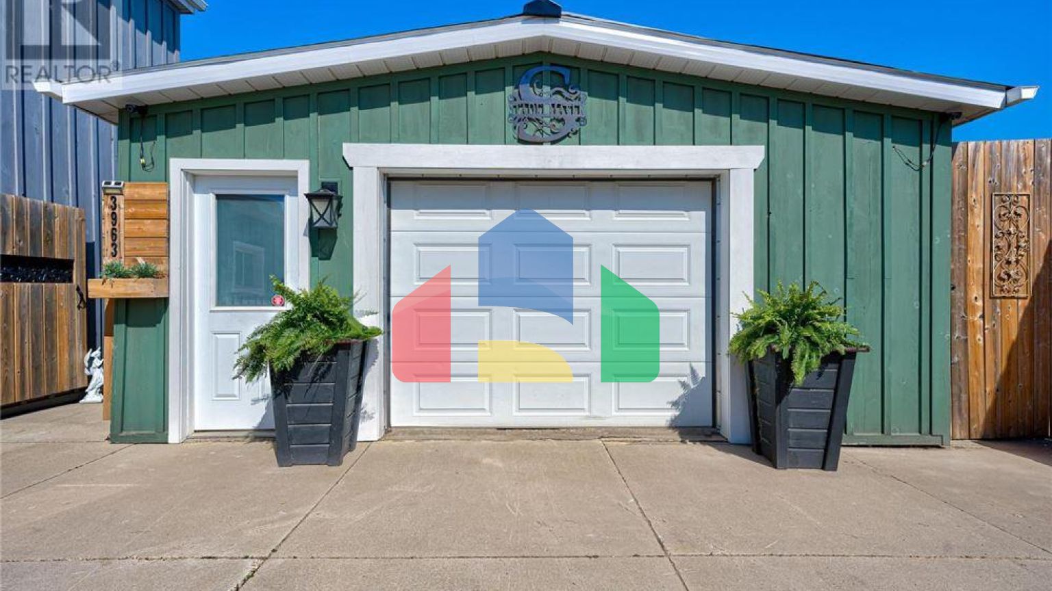 Residential - Single Family Home - Perth, Canada - Canada