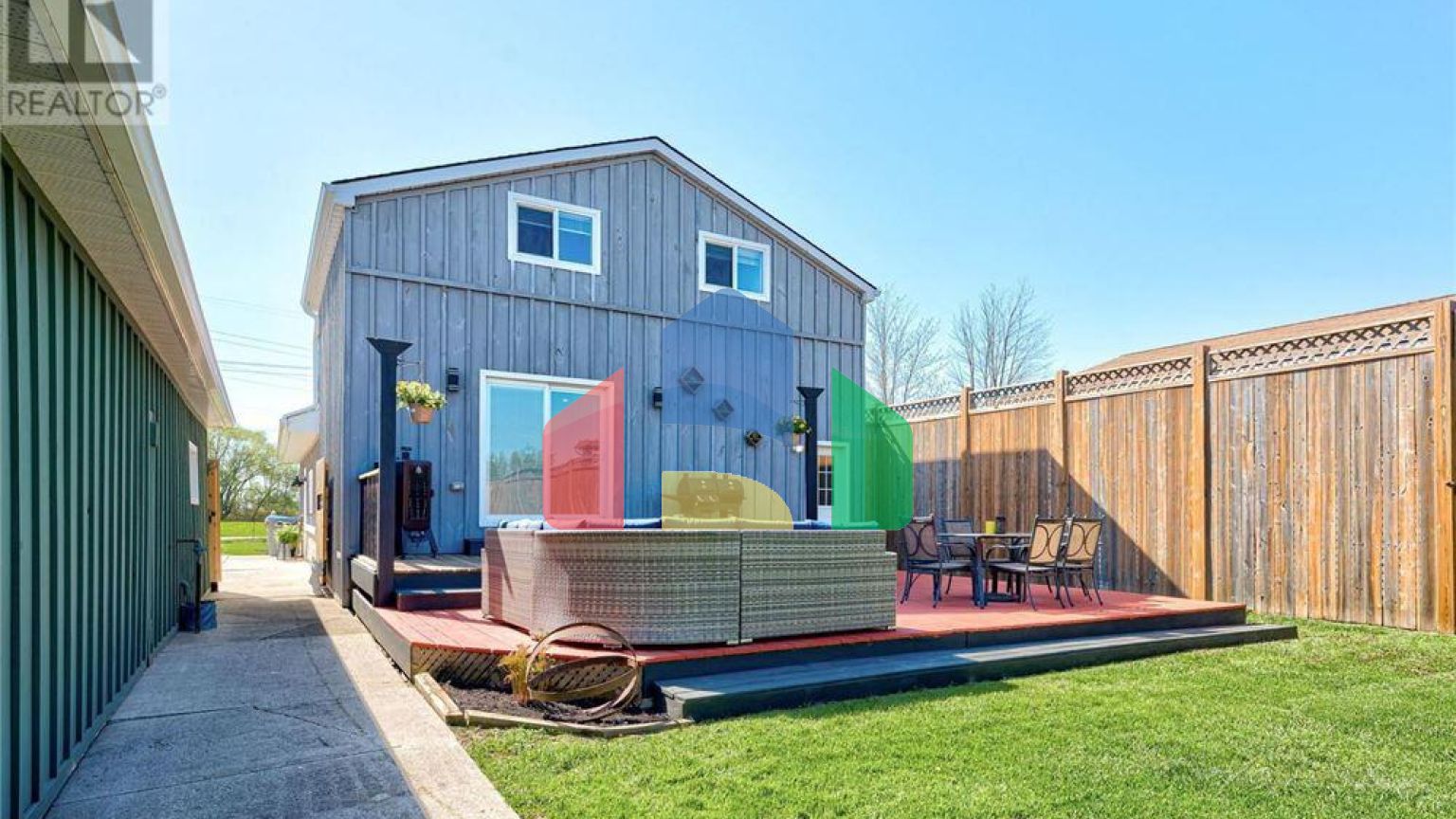 Residential - Single Family Home - Perth, Canada - Canada