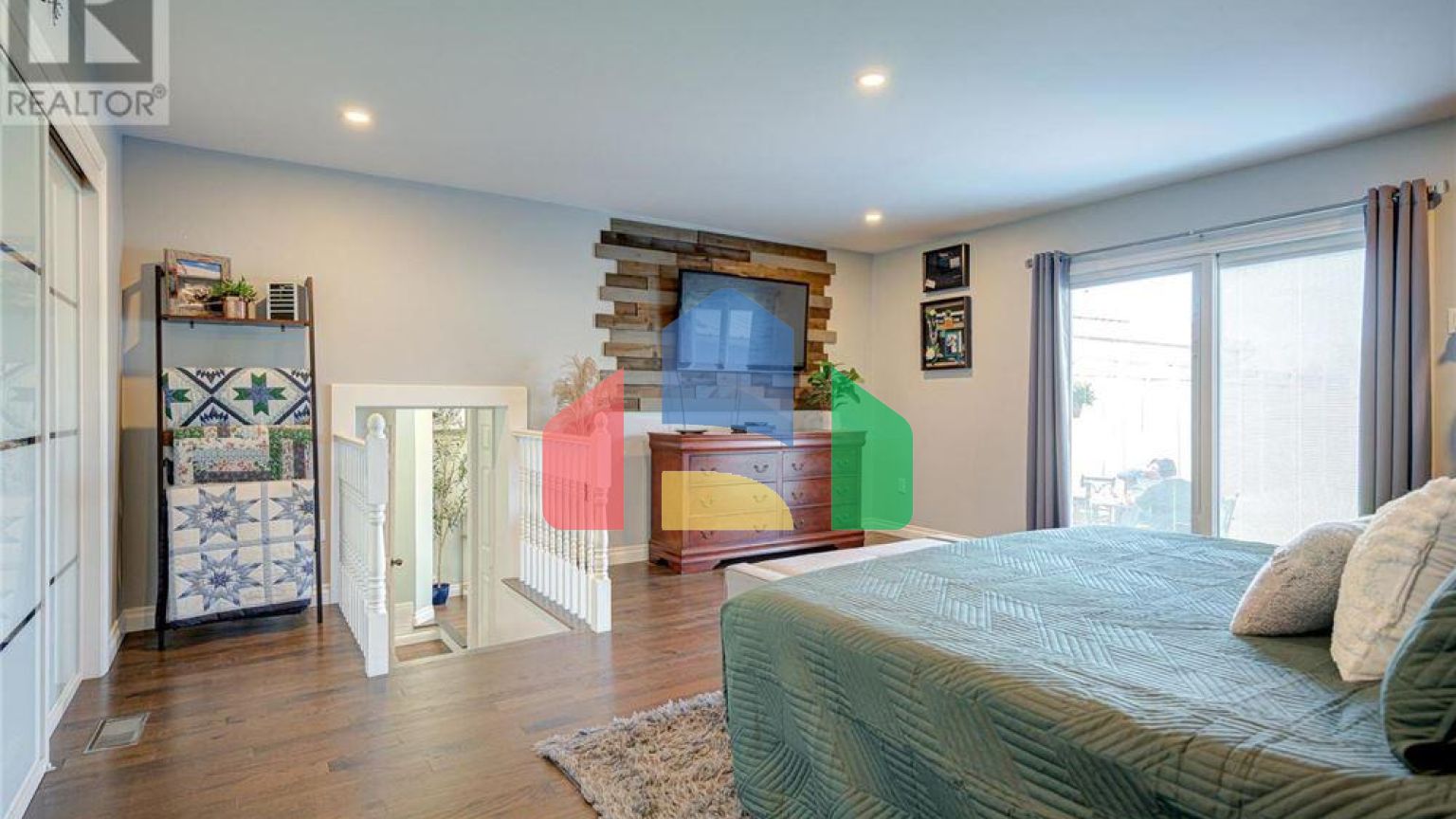 Residential - Single Family Home - Perth, Canada - Canada