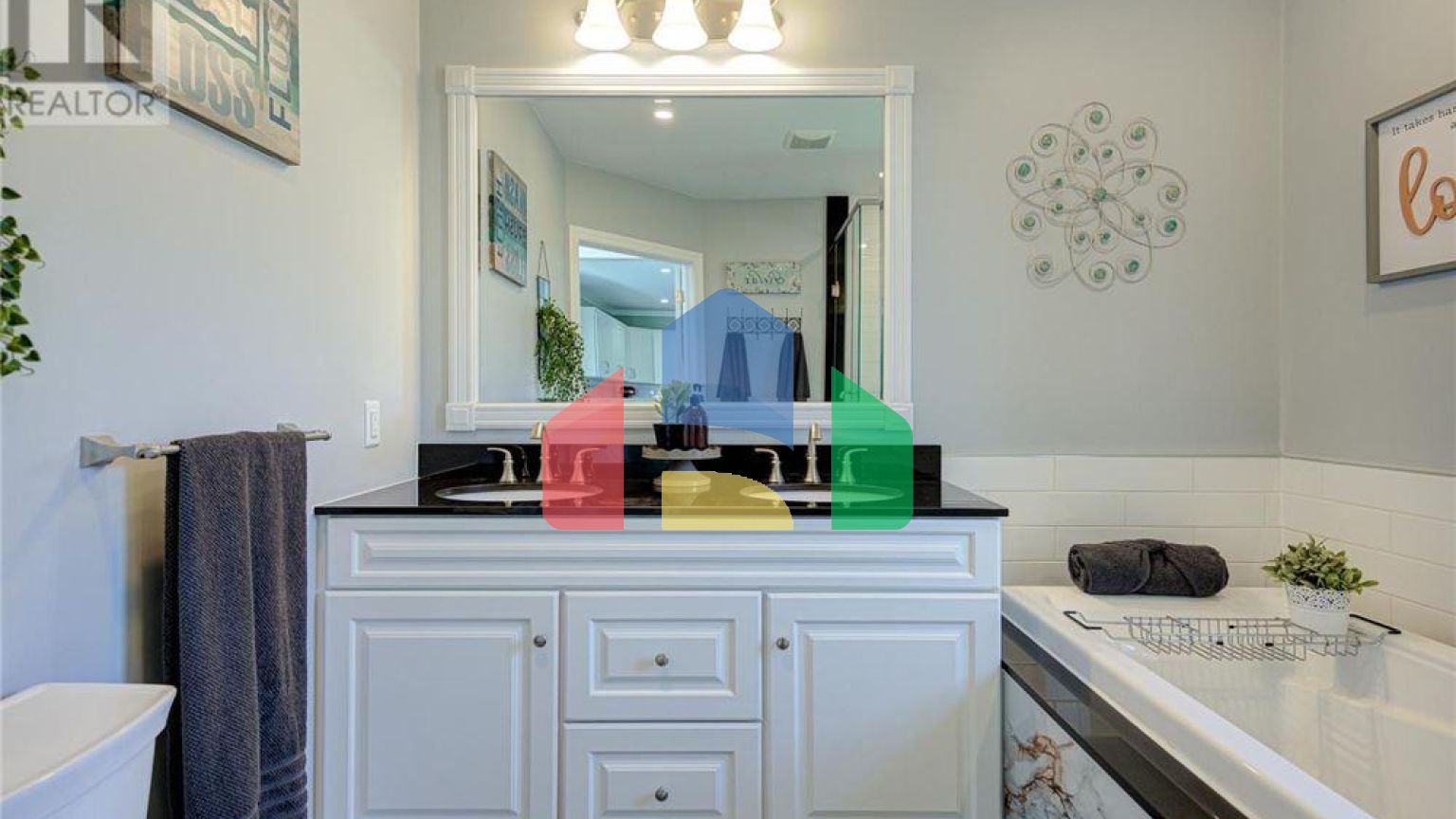 Residential - Single Family Home - Perth, Canada - Canada