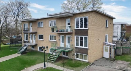 Residential - Triplex - Saint-Jérôme (Bellefeuille), Canada - Canada