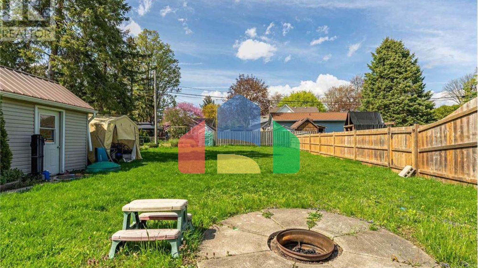 Residential - Single Family Home - Aylmer, Canada - Canada