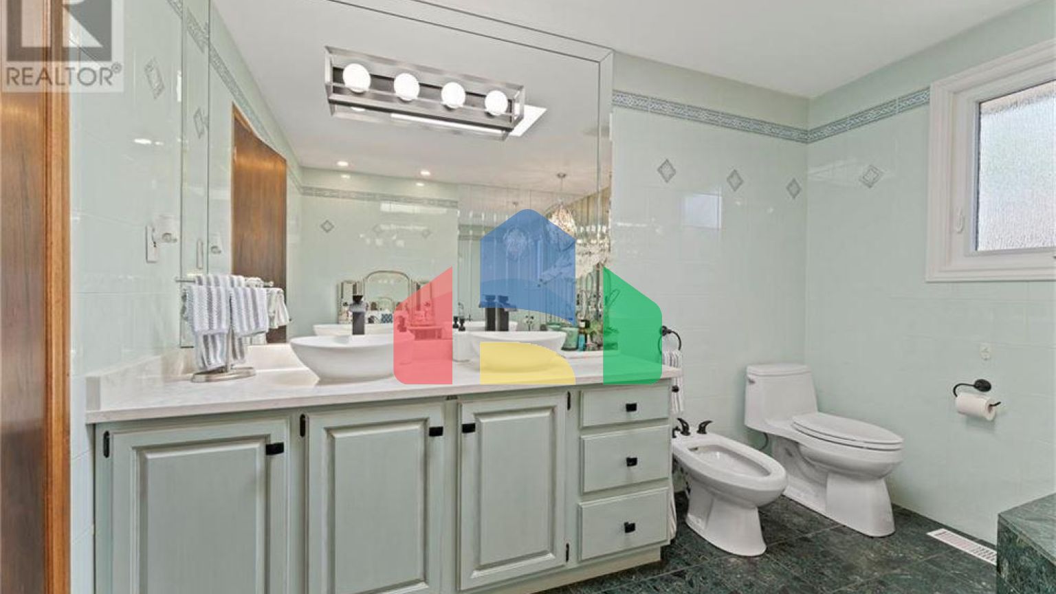 Residential - Single Family Home - LaSalle, Canada - Canada