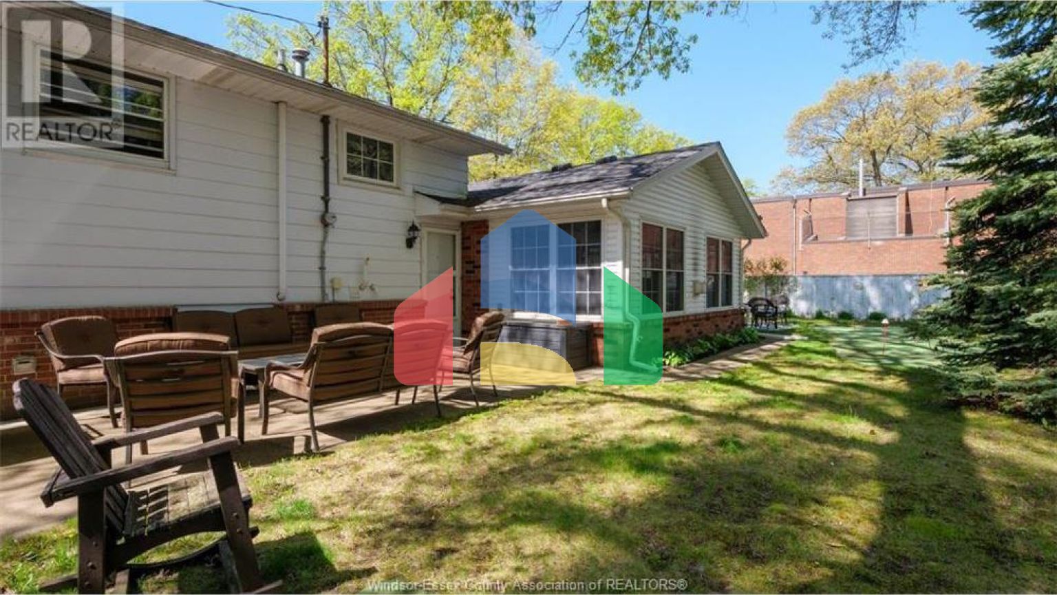 Residential - Single Family Home - LaSalle, Canada - Canada