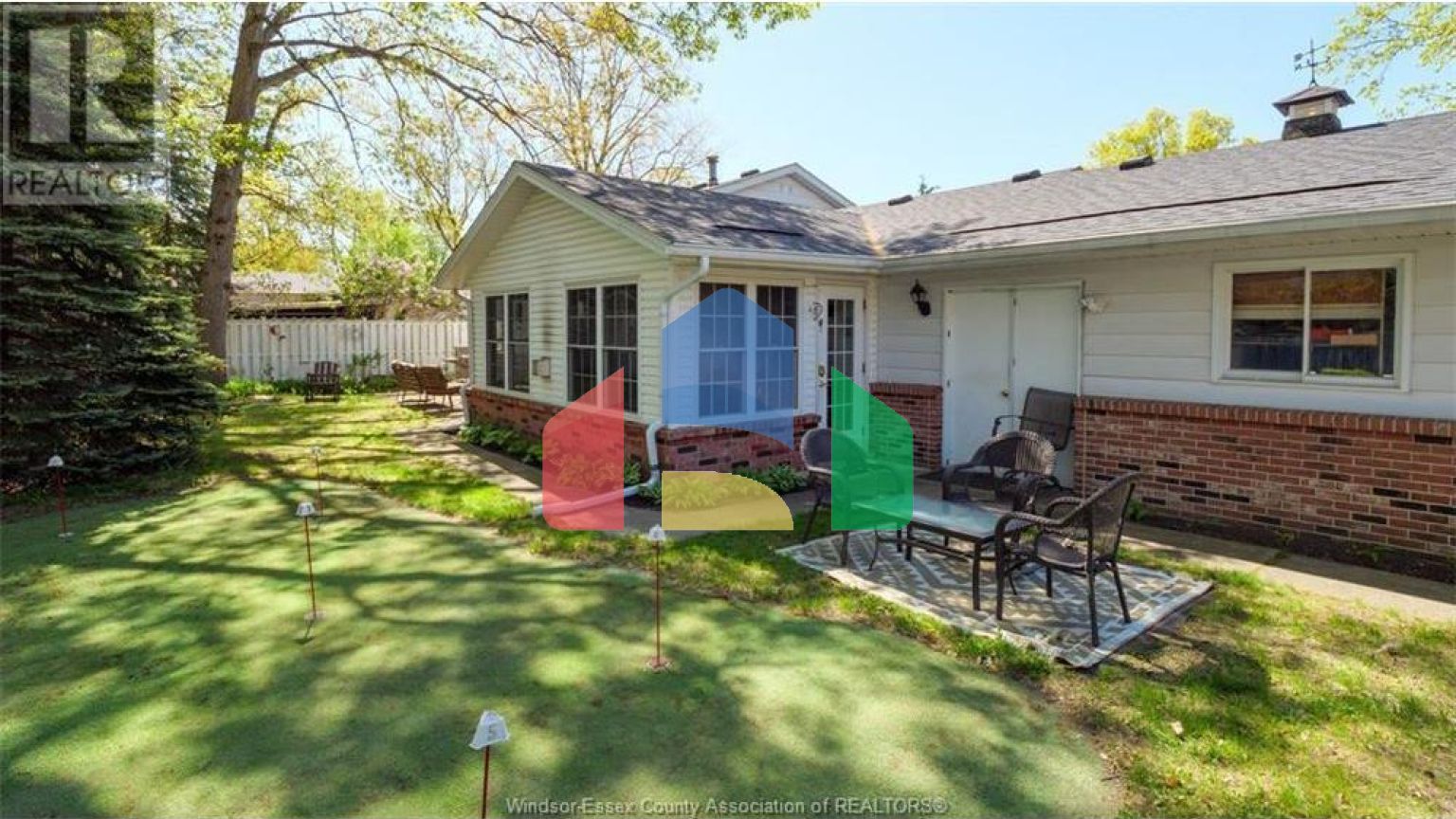 Residential - Single Family Home - LaSalle, Canada - Canada