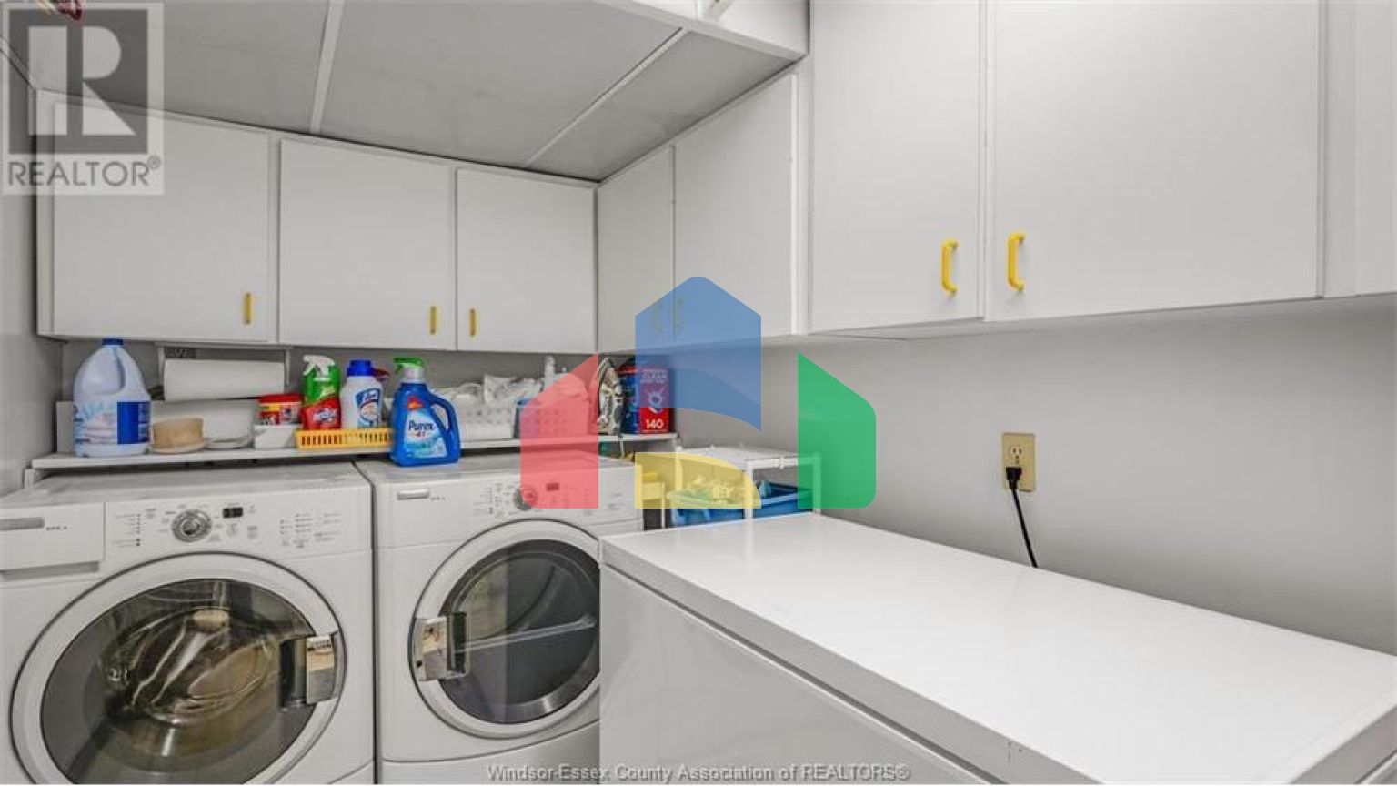 Residential - Single Family Home - LaSalle, Canada - Canada