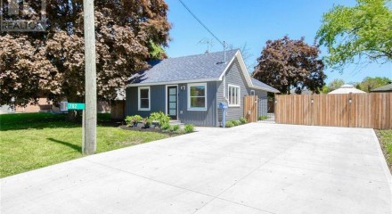 Residential - Single Family Home - LaSalle, Canada - Canada