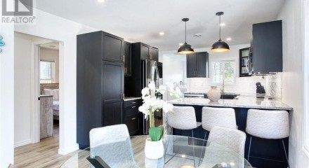 Residential - Single Family Home - LaSalle, Canada - Canada