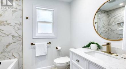 Residential - Single Family Home - LaSalle, Canada - Canada