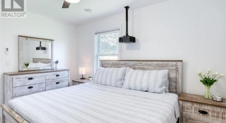 Residential - Single Family Home - LaSalle, Canada - Canada