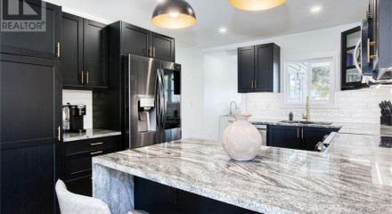 Residential - Single Family Home - LaSalle, Canada - Canada