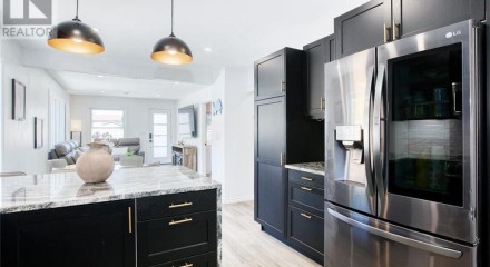 Residential - Single Family Home - LaSalle, Canada - Canada