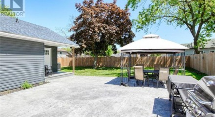 Residential - Single Family Home - LaSalle, Canada - Canada