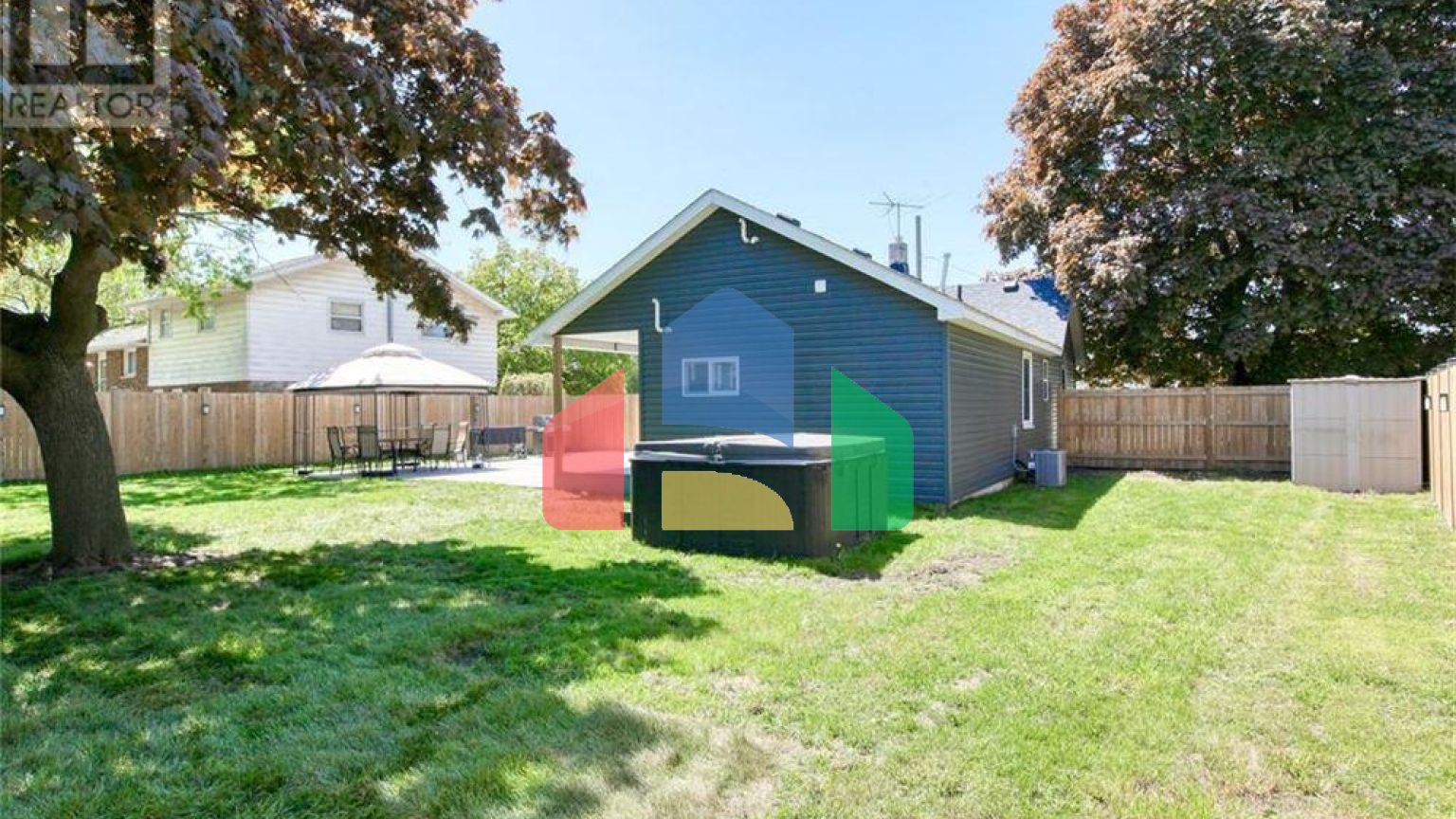 Residential - Single Family Home - LaSalle, Canada - Canada