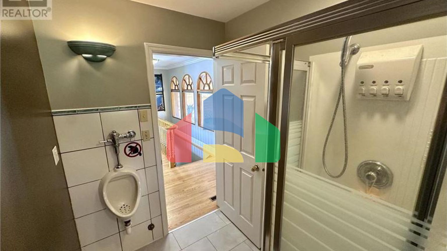 Residential - Single Family Home - 100 Mile House, Canada - Canada