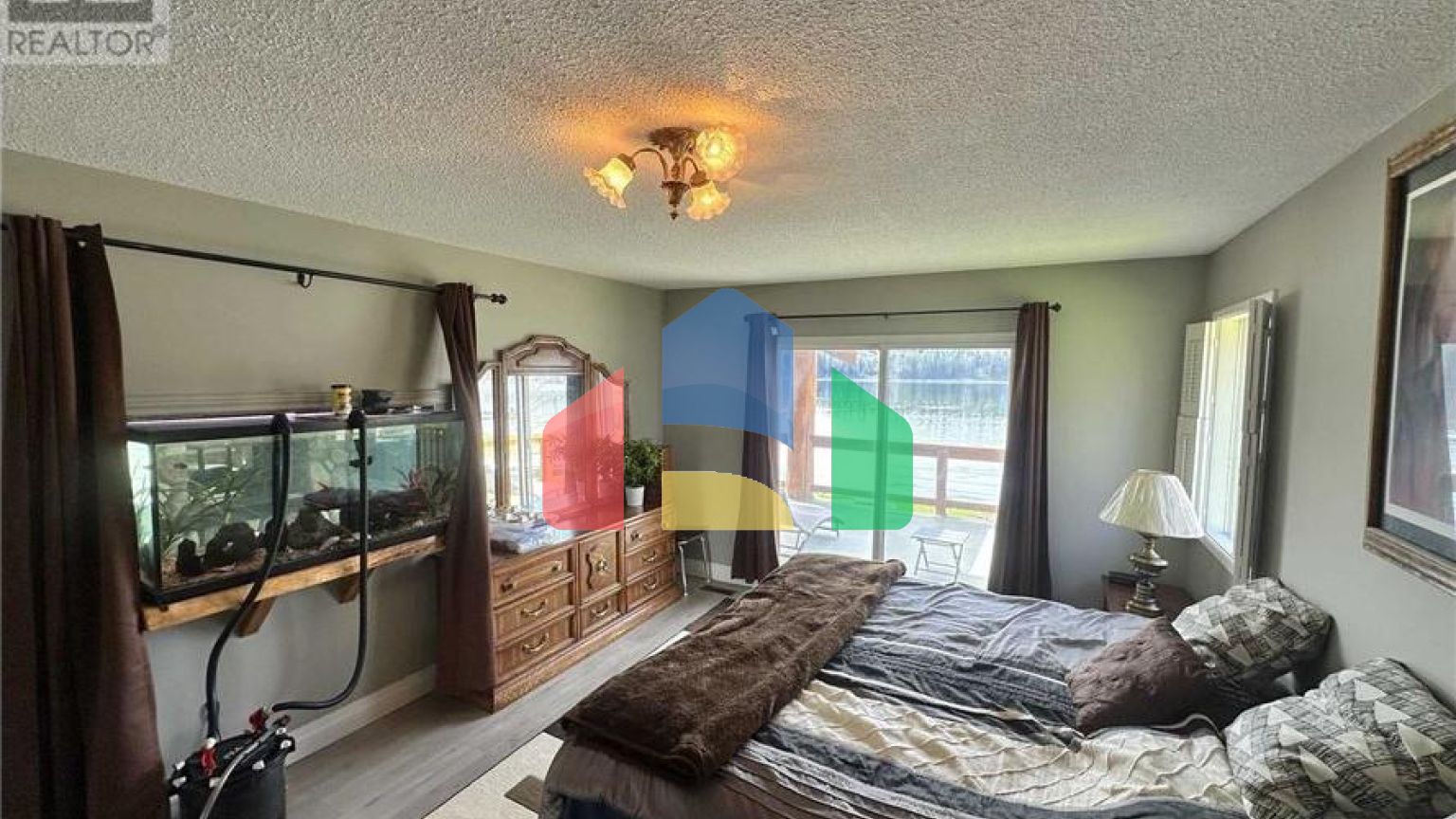 Residential - Single Family Home - 100 Mile House, Canada - Canada