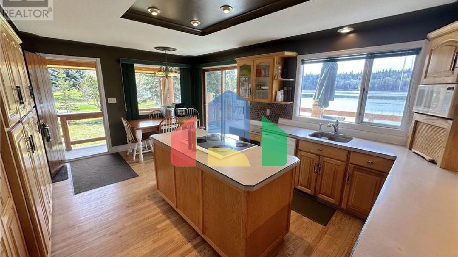 Residential - Single Family Home - 100 Mile House, Canada - Canada