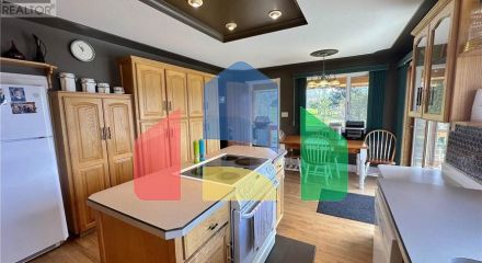 Residential - Single Family Home - 100 Mile House, Canada - Canada