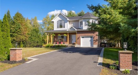 Residential - Two Level House - Saint-Lazare, Canada - Canada