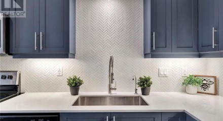Residential - Single Family Home - Paris, Canada - Canada