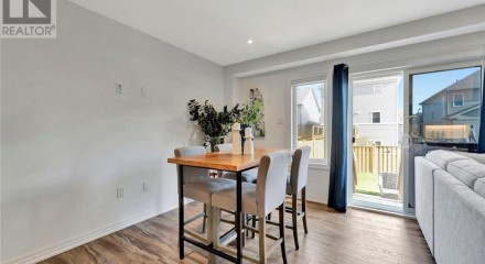 Residential - Single Family Home - Paris, Canada - Canada