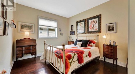Residential - Single Family Home - Paris, Canada - Canada