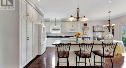 Residential - Single Family Home - Paris, Canada - Canada