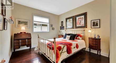 Residential - Single Family Home - Paris, Canada - Canada