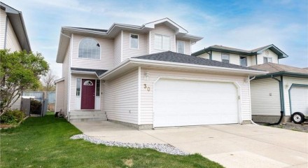 Residential - Single Family Home - St. Albert, Canada - Canada