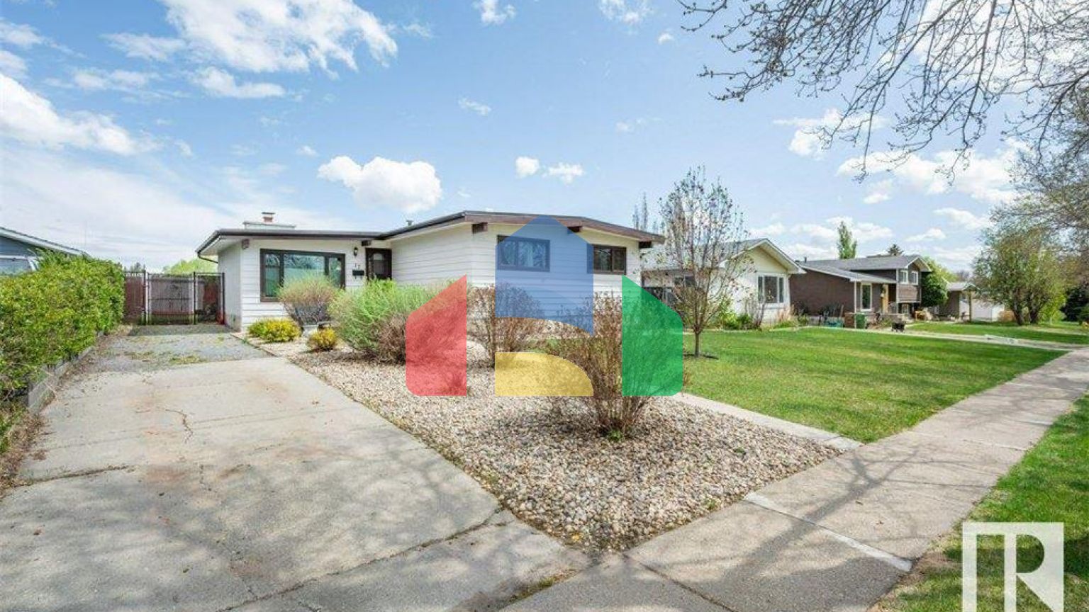 Residential - Single Family Home - St. Albert, Canada - Canada