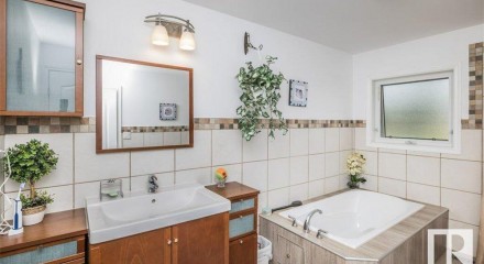 Residential - Single Family Home - Rural Parkland County, Canada - Canada