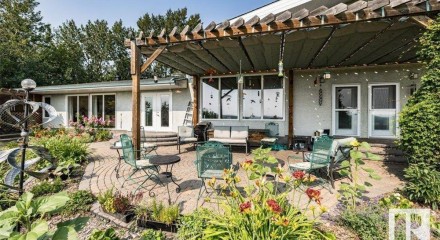 Residential - Single Family Home - Rural Parkland County, Canada - Canada