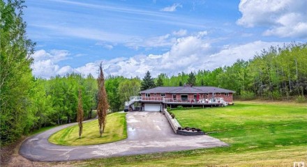 Residential - Single Family Home - Rural Parkland County, Canada - Canada