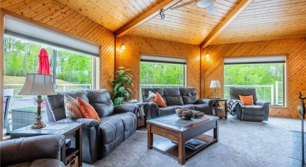 Residential - Single Family Home - Rural Parkland County, Canada - Canada