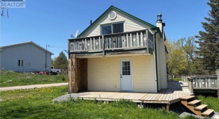 Residential - Single Family Home - Stirling, Canada - Canada